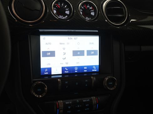 Used 2020 Ford Mustang Shelby GT500 w/ Carbon Fibre Track Pack image 34