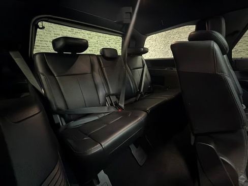 Used 2019 Ford Expedition XLT w/ Equipment Group 202A RWD image 15