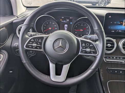 Used 2022 Mercedes-Benz GLC 300 w/ Premium Package Lite image 18