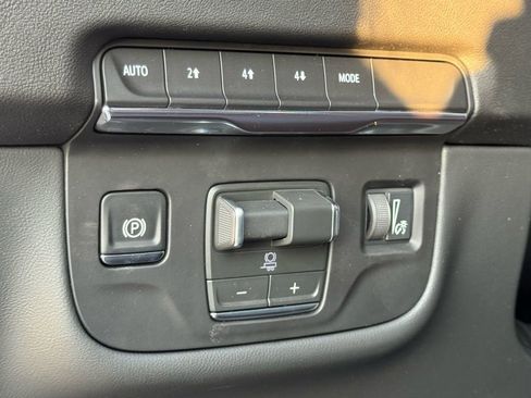 New 2026 Cadillac Escalade ESV Sport w/ LPO, ONYX Package image 22