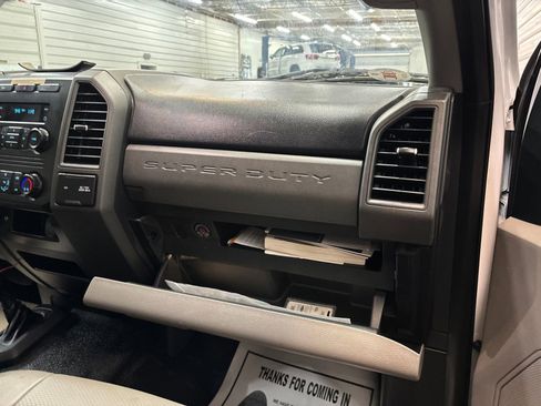 Used 2017 Ford F250 XL w/ Power Equipment Group AWD/4WD image 29