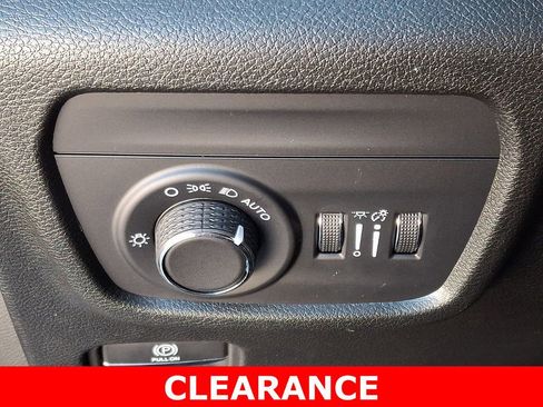 Used 2025 Jeep Grand Cherokee 4WD image 24