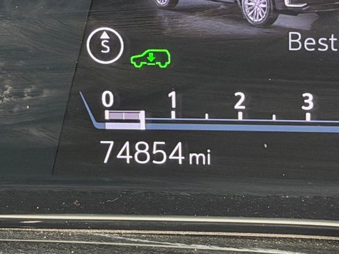 Used 2022 Cadillac Escalade Sport w/ Touring Package image 18