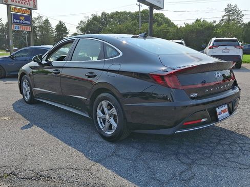 Used 2023 Hyundai Sonata SE FWD image 4