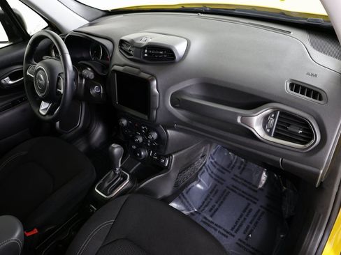 Used 2023 Jeep Renegade Latitude w/ Premium Group image 28