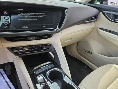 Used 2022 Buick Envision Avenir w/ Technology Package II image 21