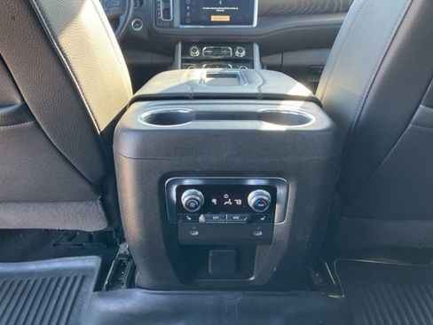 Used 2022 GMC Yukon XL Denali w/ Denali Premium Package AWD/4WD image 22
