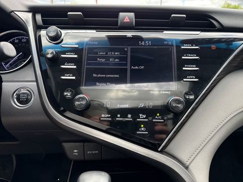 Used 2018 Toyota Camry XLE FWD image 21