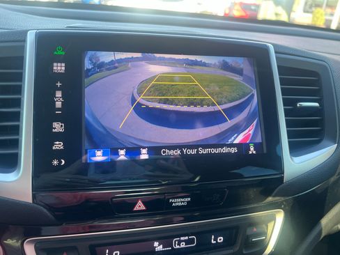 Used 2016 Honda Pilot Elite image 25