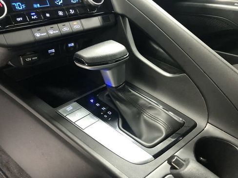 Used 2021 Hyundai Elantra SEL image 24