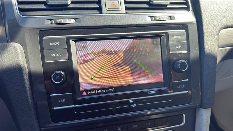 Used 2018 Volkswagen Golf SportWagen FWD image 38
