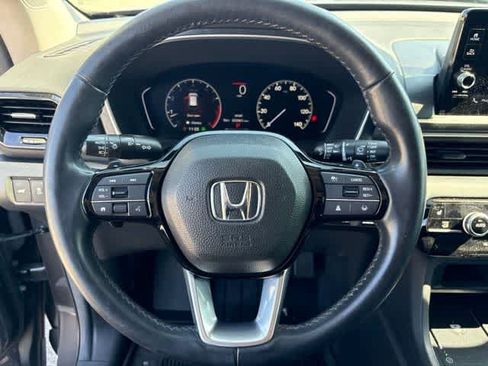 Used 2025 Honda Pilot EX-L image 14