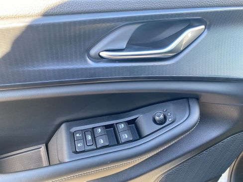 New 2025 Jeep Grand Cherokee Laredo X w/ Luxury Tech Group I image 24