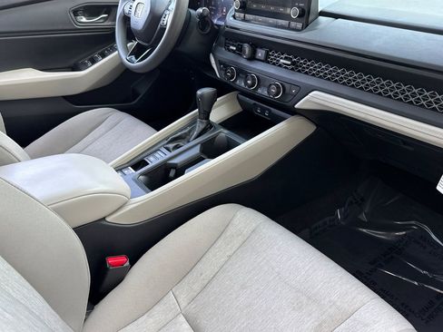 Used 2023 Honda Accord EX image 31