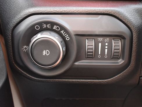 Used 2018 Jeep Wrangler Unlimited Rubicon AWD/4WD image 14