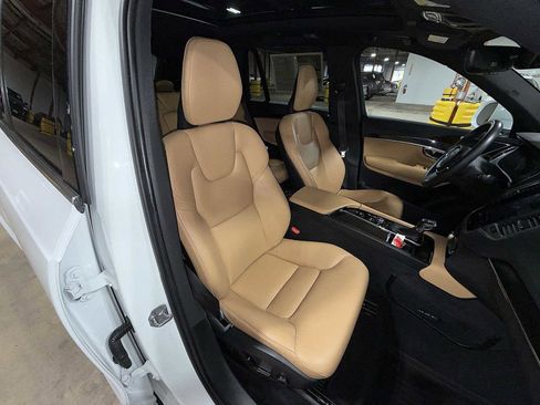 Used 2019 Volvo XC90 T6 Momentum image 16