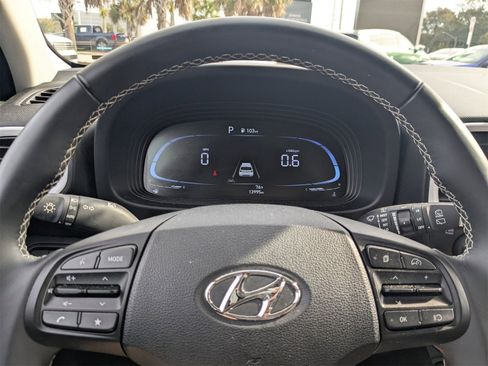 Certified 2024 Hyundai Venue Limited image 34