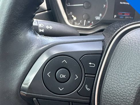 Used 2024 Toyota Corolla Cross LE w/ Moonroof Package FWD image 17