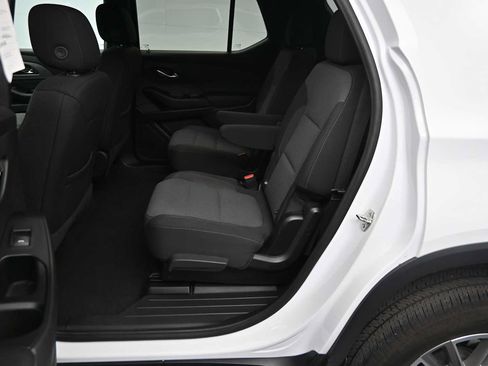 Used 2023 Chevrolet Traverse LT AWD/4WD image 8