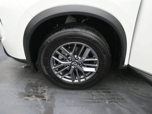 Used 2024 Nissan Rogue S AWD/4WD image 20
