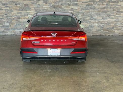 New 2025 Hyundai Elantra SEL image 6