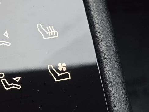 Used 2022 Porsche Macan image 8