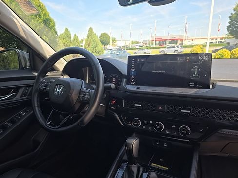 Used 2025 Honda Accord EX-L image 8