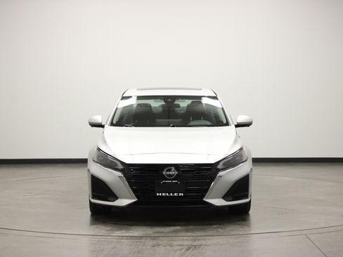 Used 2023 Nissan Altima 2.5 SL AWD/4WD image 3