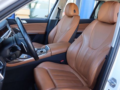 Used 2019 BMW X7 xDrive40i w/ Cold Weather Package image 11