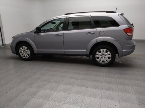 Used 2020 Dodge Journey SE image 3