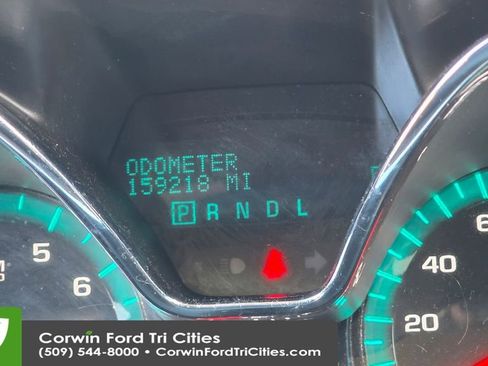 Used 2015 Chevrolet Traverse LT w/ Style and Technology Package image 2