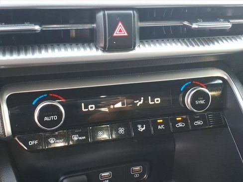 Used 2023 Kia K5 GT-Line image 12