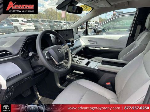 Certified 2025 Toyota Sienna XLE w/ XLE Plus Package AWD/4WD image 21