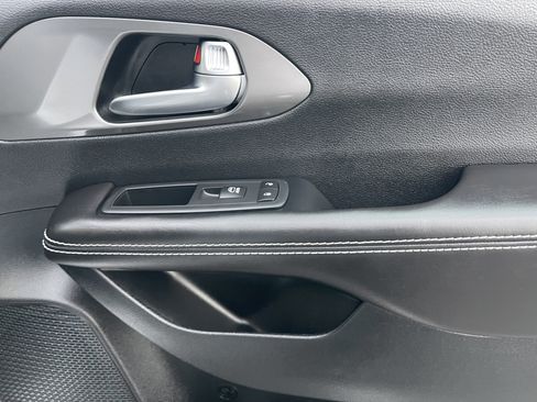 New 2026 Chrysler Pacifica Select image 26