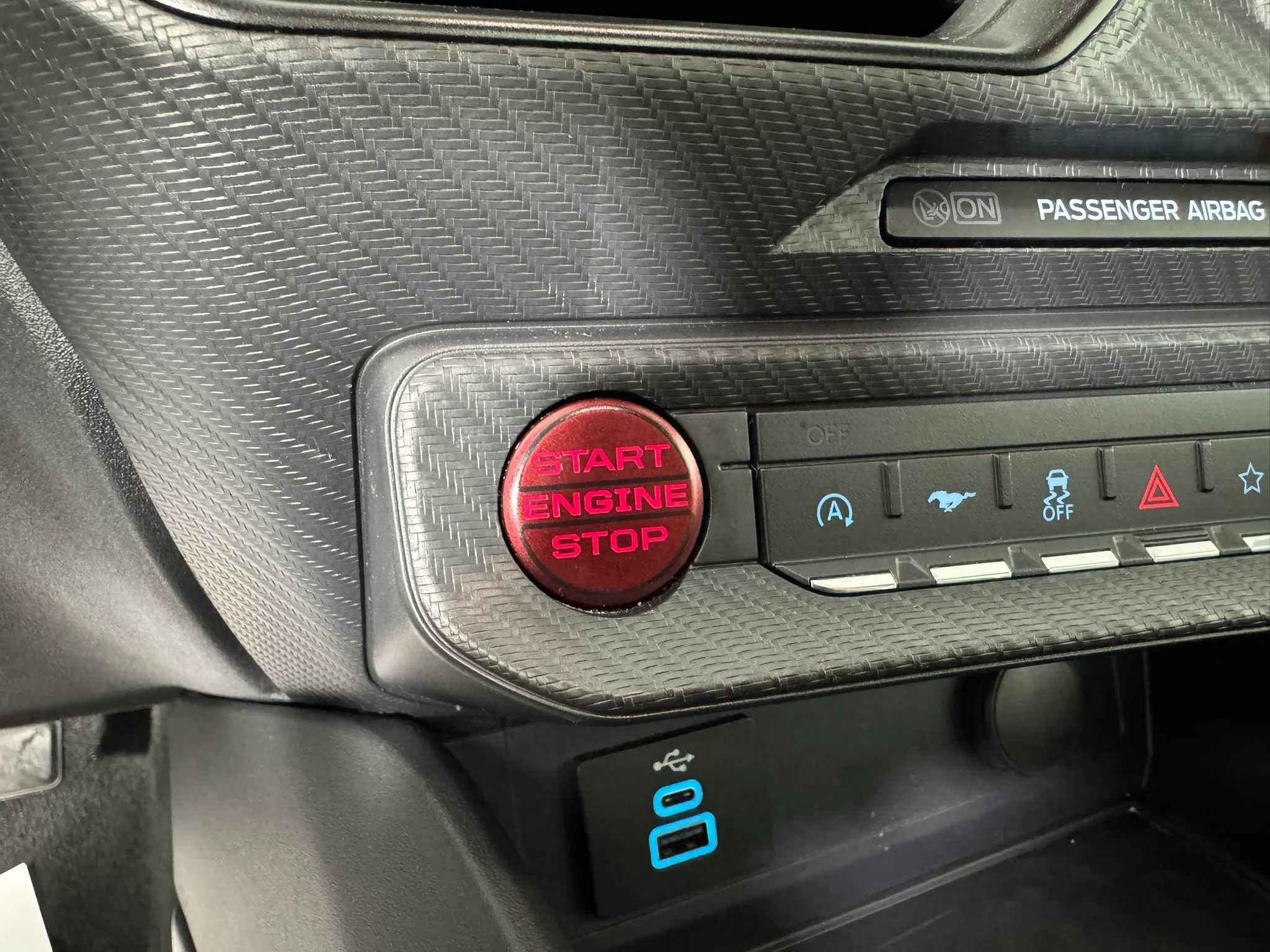 Used 2025 Ford Mustang Coupe RWD image 16