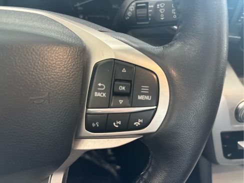 Used 2022 Ford Explorer XLT w/ Equipment Group 202A AWD/4WD image 13