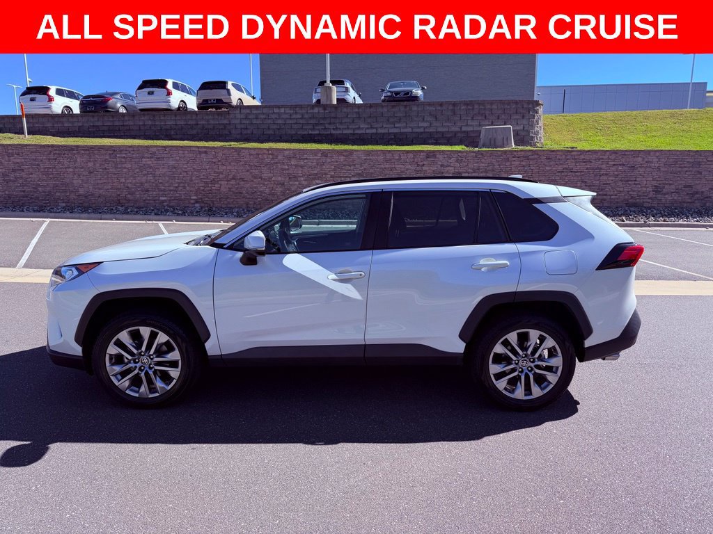 Used 2021 Toyota RAV4 XLE Premium FWD image 4