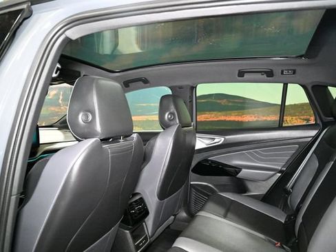 Used 2023 Volkswagen ID.4 Pro S AWD/4WD image 45