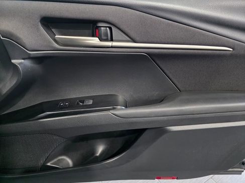 Used 2025 Toyota Camry LE image 13