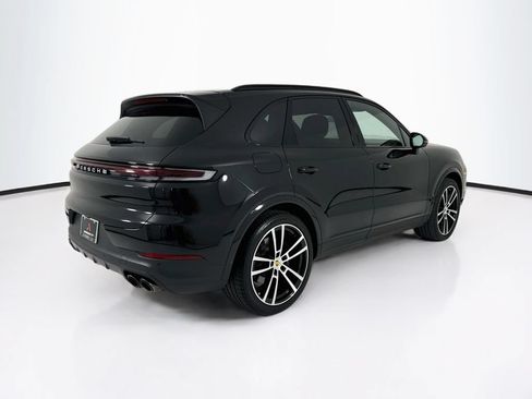 Certified 2024 Porsche Cayenne AWD/4WD image 9
