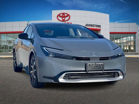 Used 2024 Toyota Prius Prime Premium FWD image 1