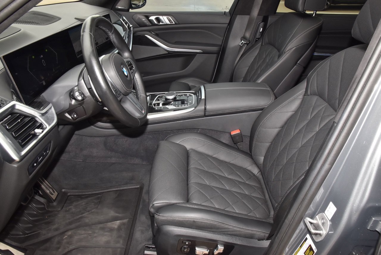 Used 2024 BMW X7 xDrive40i w/ M Sport Package AWD/4WD image 13