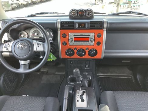 Used 2013 Toyota FJ Cruiser 4WD w/ Convenience Pkg image 16