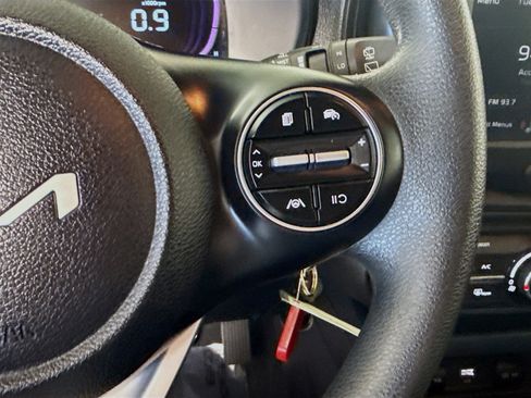 Used 2025 Kia Soul LX w/ LX Technology Package image 15