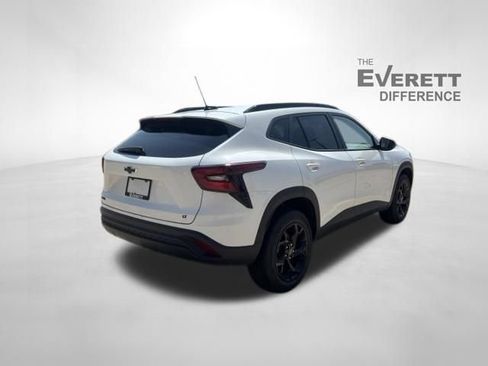New 2026 Chevrolet Trax LT w/ Driver Confidence Package FWD image 7