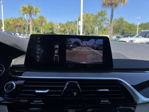 Used 2019 BMW 540i w/ Luxury Seating Package RWD image 25