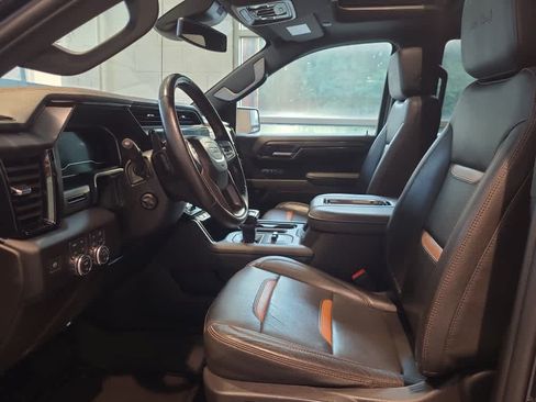 Used 2022 GMC Sierra 1500 AT4 w/ AT4 Preferred Package AWD/4WD image 12