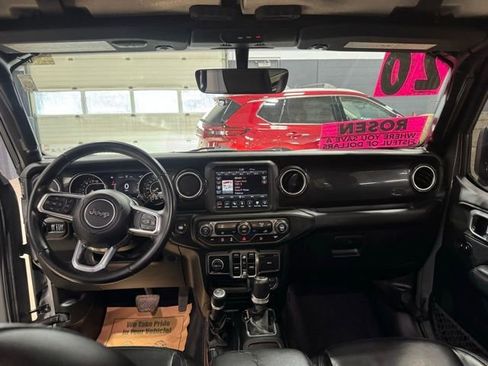 Used 2020 Jeep Wrangler Unlimited Sahara image 23