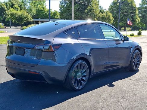 Used 2022 Tesla Model Y Performance AWD/4WD image 25