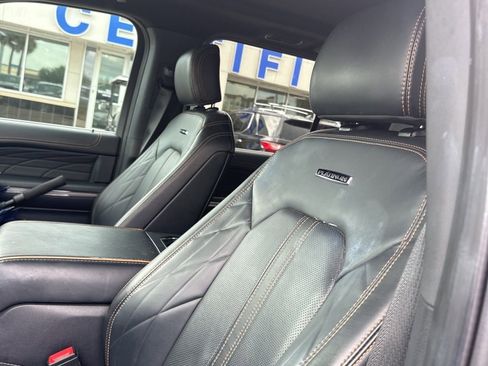 Used 2022 Ford Expedition Max Platinum AWD/4WD image 5